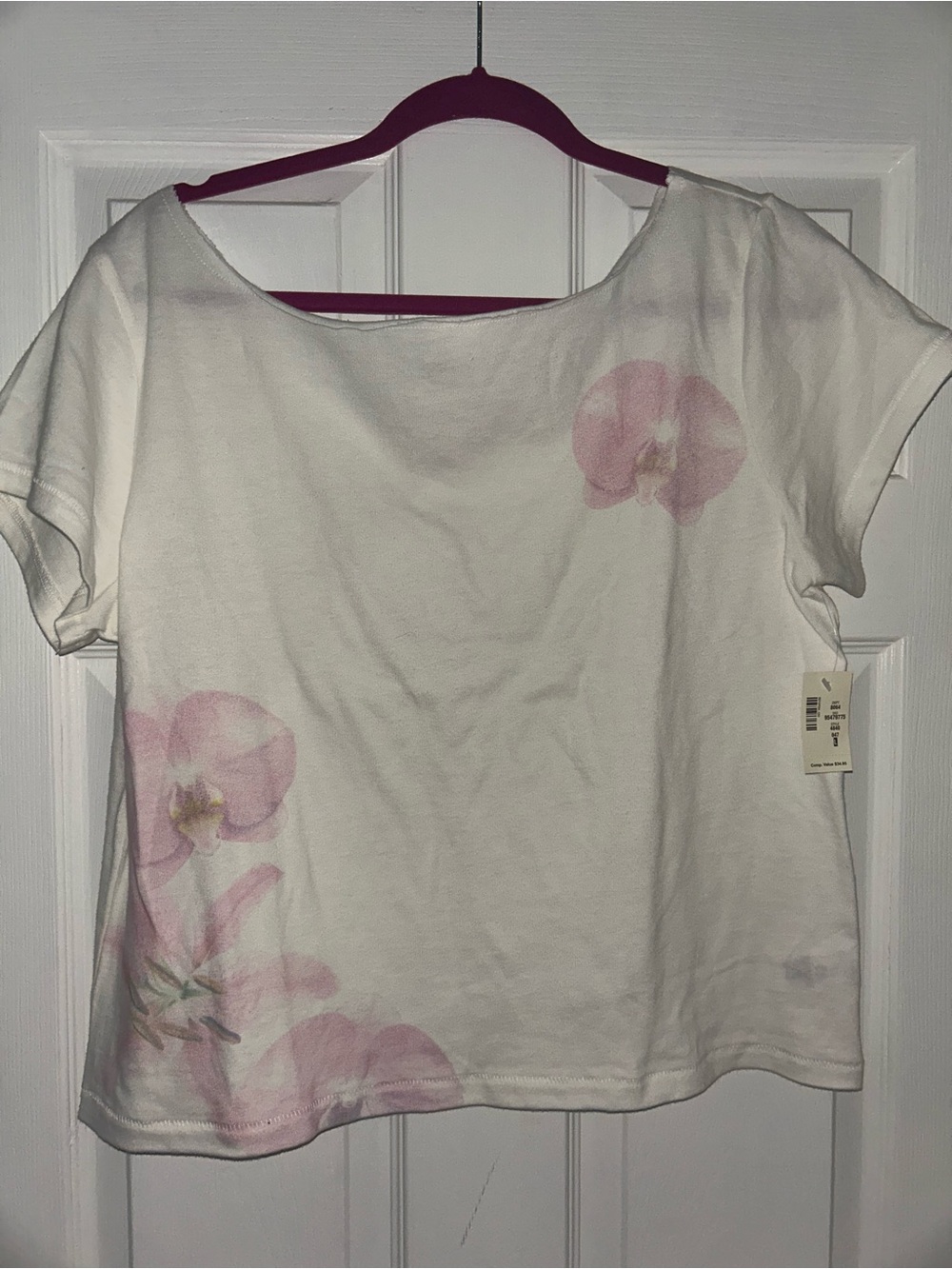 BNWT Aeropostale White Floral Short-Sleeve Top. Sz large.